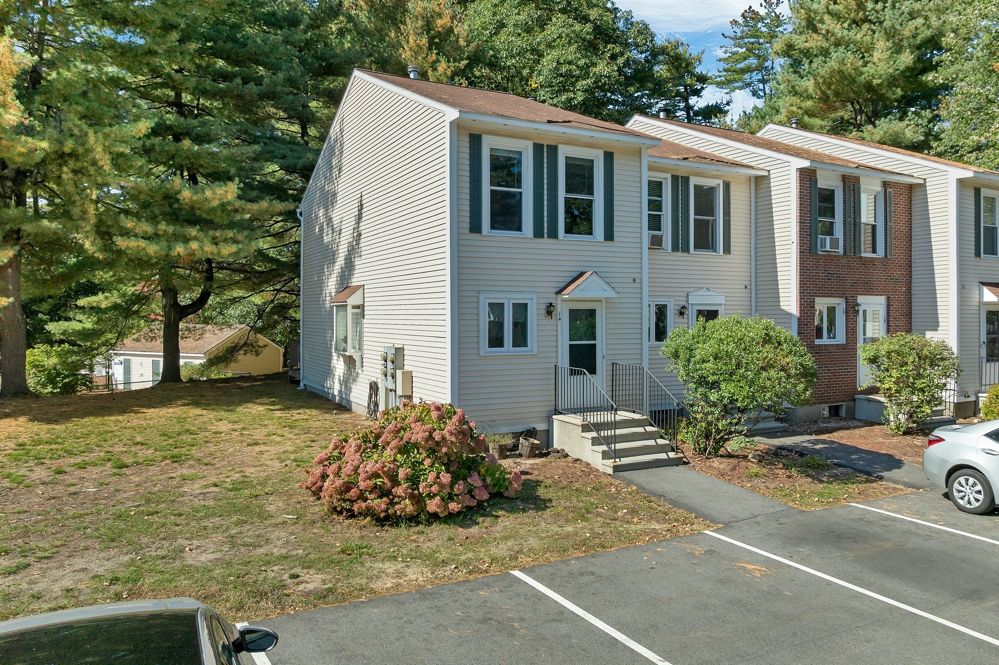 14 Shelburne Road Merrimack, NH 03054 - Photo 2 of 40 Gallery Image 2
