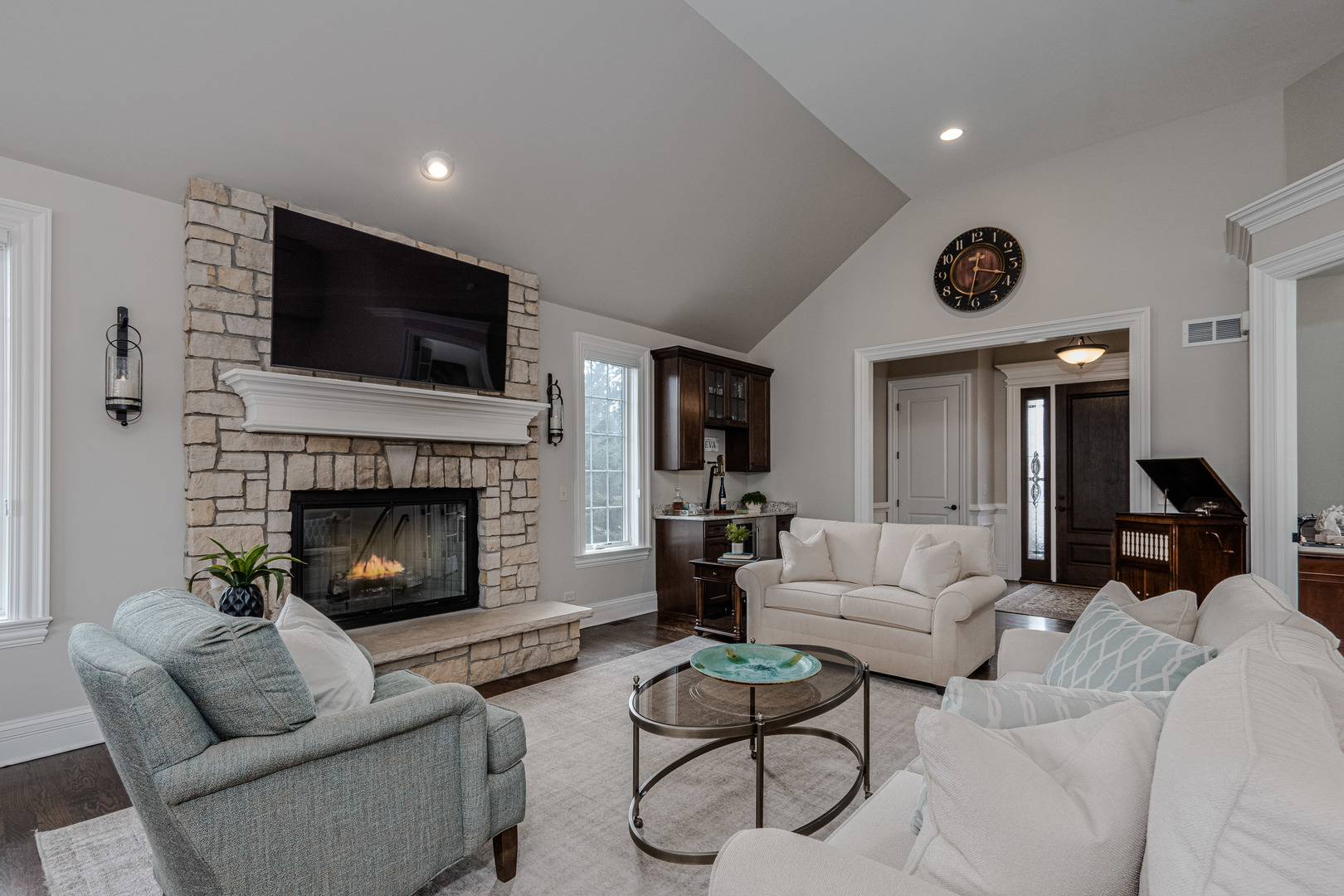 369 Fritz Lane Geneva, IL 60134 - Photo 4 of 30