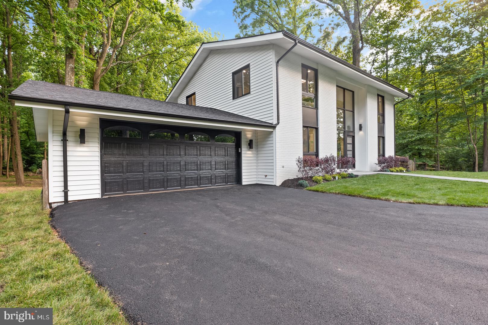 11707 Vale Road Oakton, VA 22124 - Photo 3 of 79 Gallery Image 3