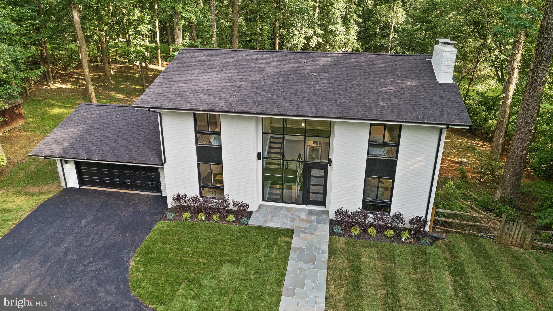 11707 Vale Road Oakton, VA 22124 - Photo 4 of 79 Gallery Image 4