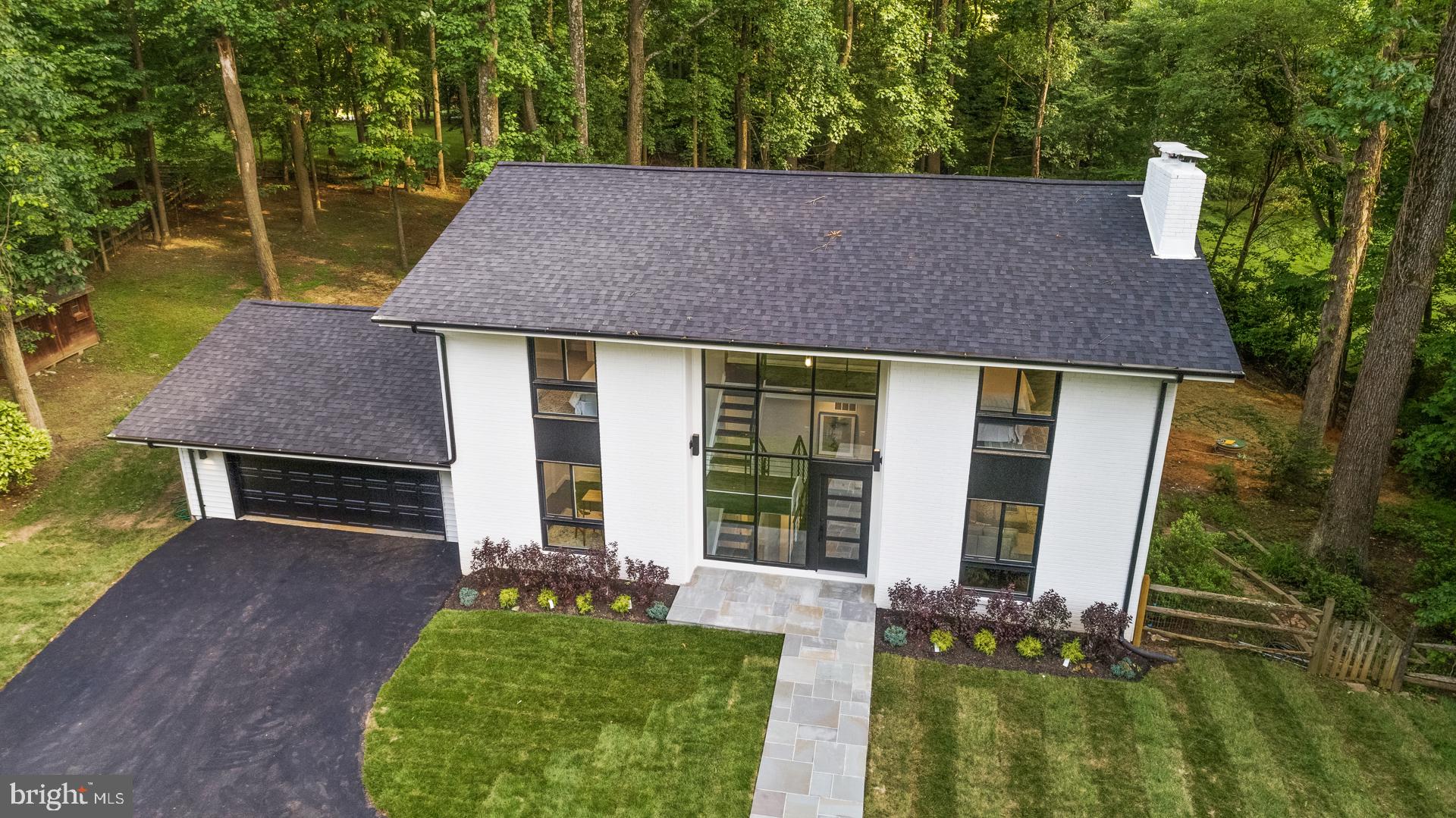 11707 Vale Road Oakton, VA 22124 - Photo 6 of 79 Gallery Image 6