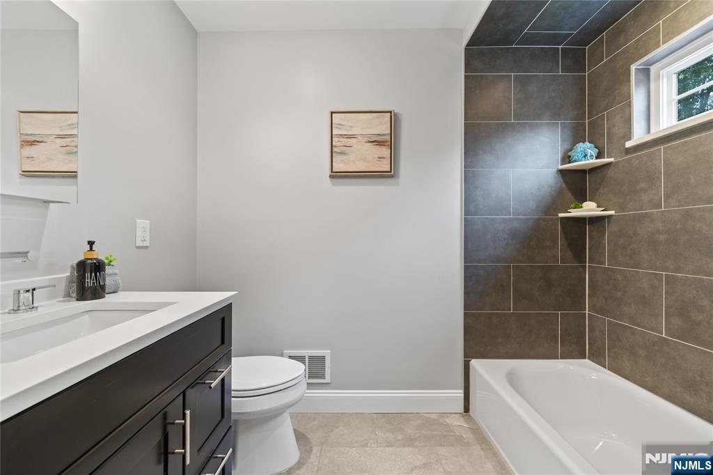 160 Harrington Road Clifton, NJ 07012 - Photo 17 of 30 Gallery Image 17