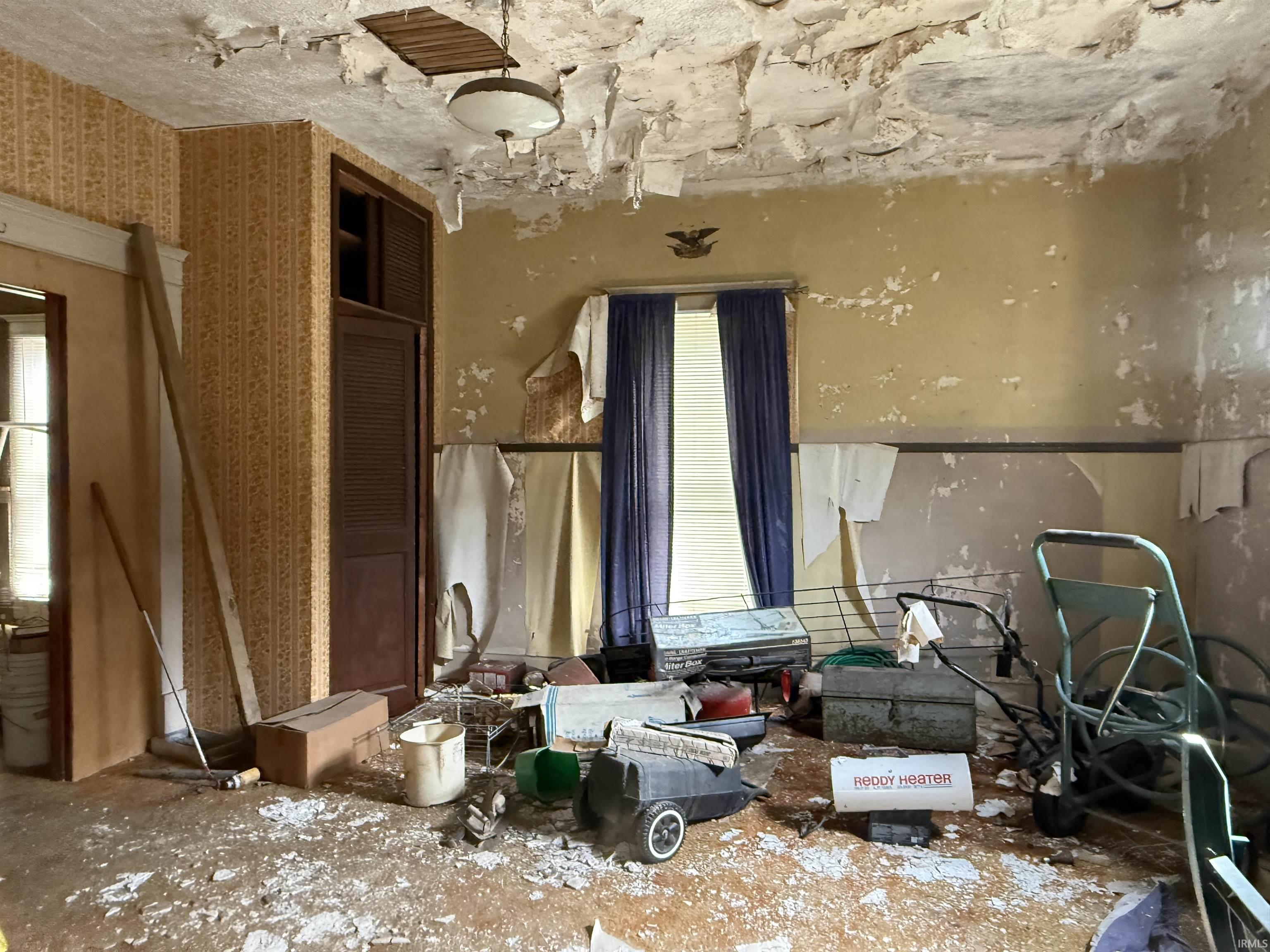 1310 4th Street Bedford, IN 47421 - Photo 2 of 6