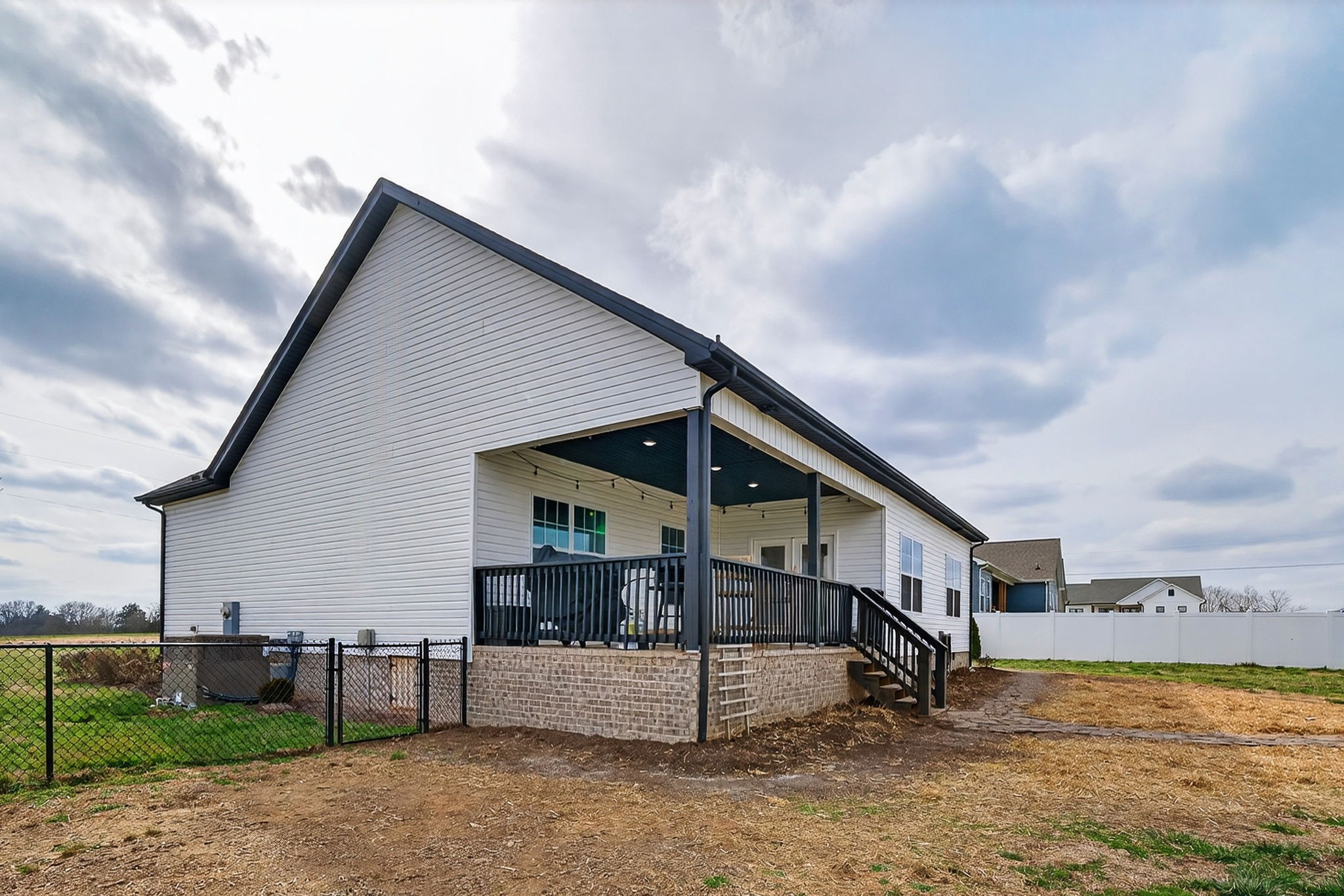 652 Clog Valley Road Sparta, TN 38583 - Photo 28 of 38 a front view of a house with a yard