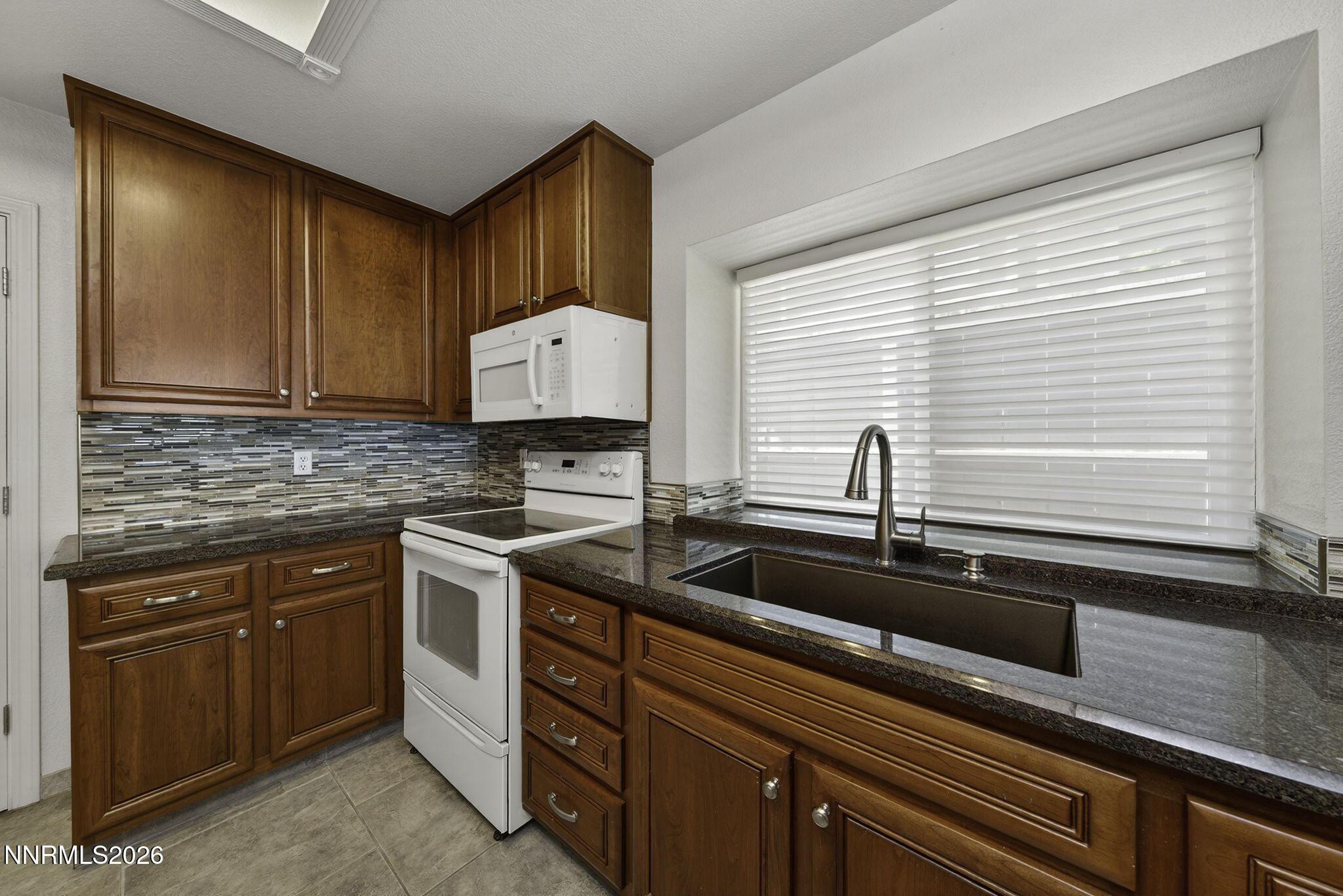 3001 Alpine Creek Road Reno, NV 89519 - Photo 13 of 40 13