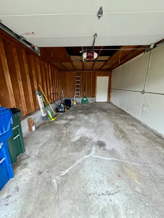 $1,900 | 5556 North Thornwood Avenue, Davenport, IA 52806