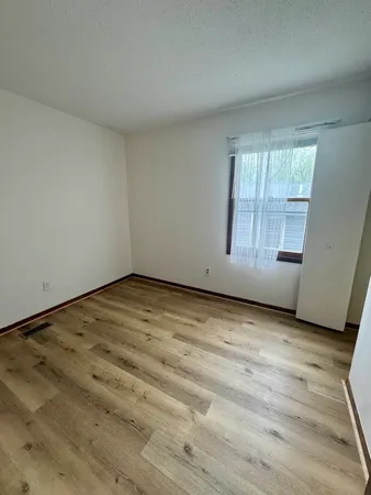 $1,900 | 5556 North Thornwood Avenue, Davenport, IA 52806