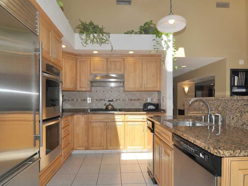 10 Dorset Road Pawtucket, RI 02860 - Photo 19 of 25 Kitchen.