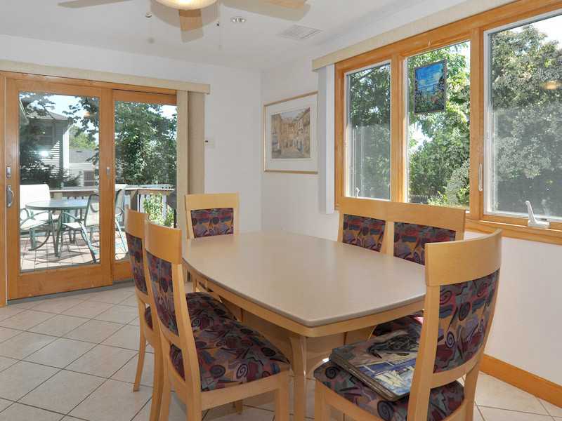 10 Dorset Road Pawtucket, RI 02860 - Photo 22 of 25 Dining Area.