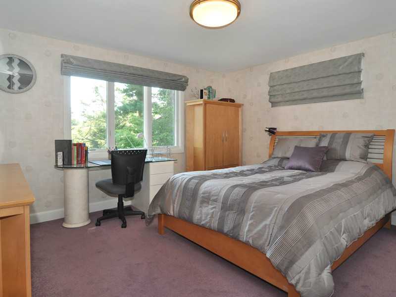 10 Dorset Road Pawtucket, RI 02860 - Photo 10 of 25 Bedroom.