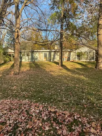 $299,000 | 65 Lincolnshire Drive, Lincolnshire, IL 60069