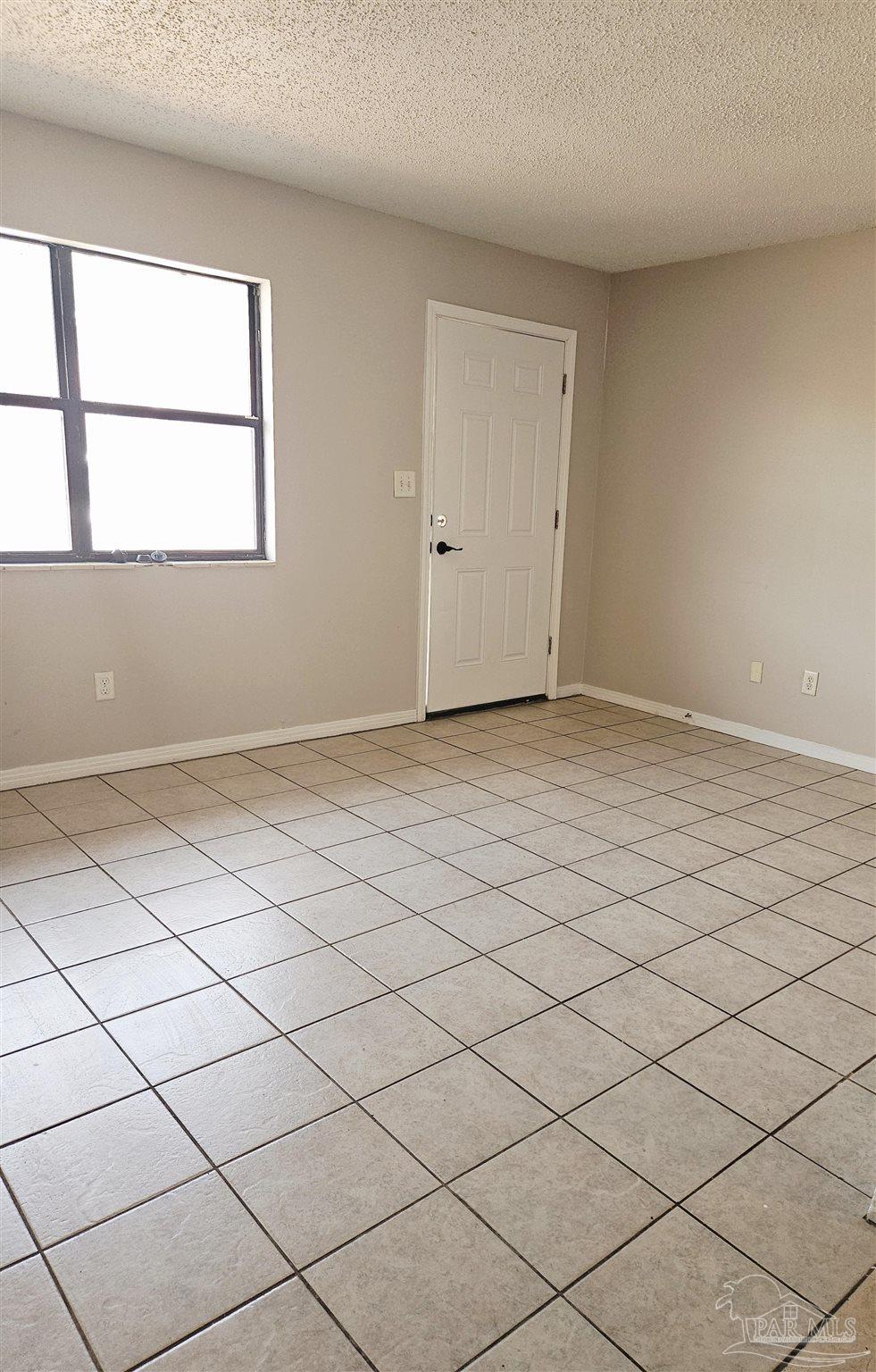 7240 Hilburn Road, Unit 1D Pensacola, FL 32504 - Photo 4 of 8