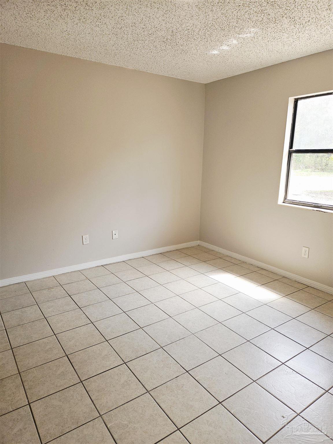 7240 Hilburn Road, Unit 1D Pensacola, FL 32504 - Photo 6 of 8