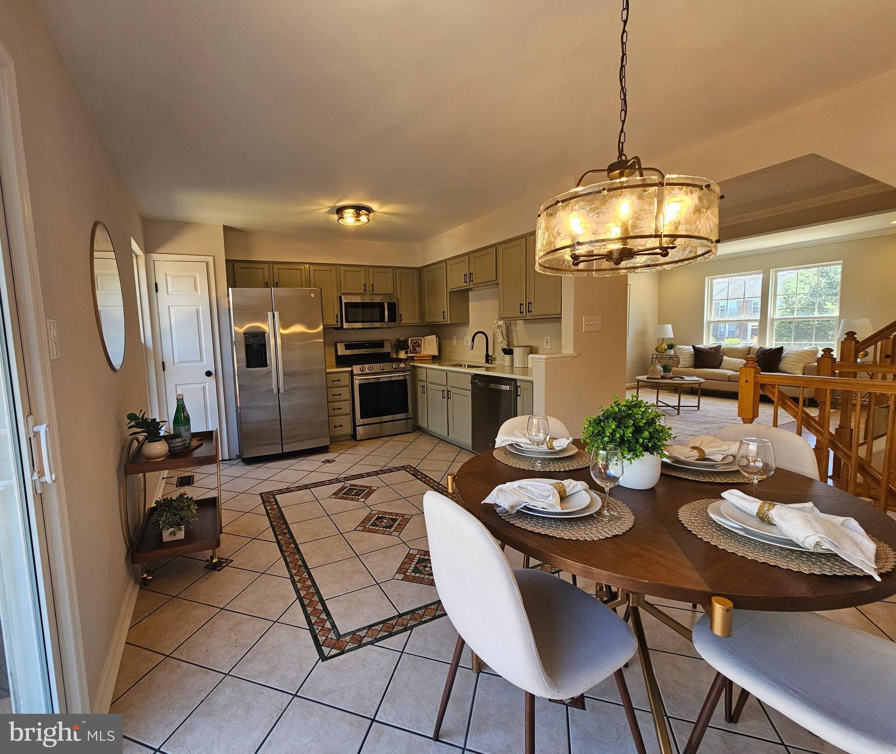 6388 Trips Way Springfield, VA 22150 - Photo 3 of 12