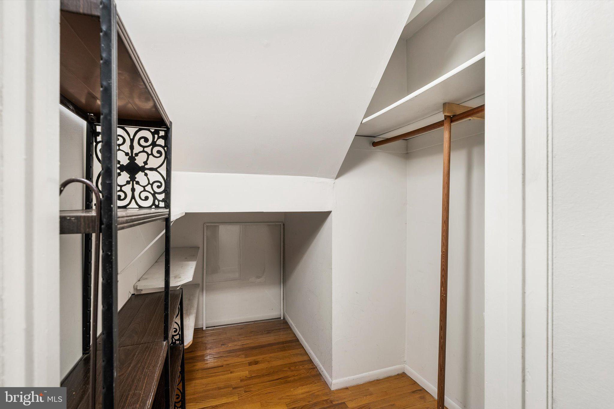 1614 Silver Court Hamilton, NJ 08690 - Photo 12 of 18 Ctr Hall Stoage