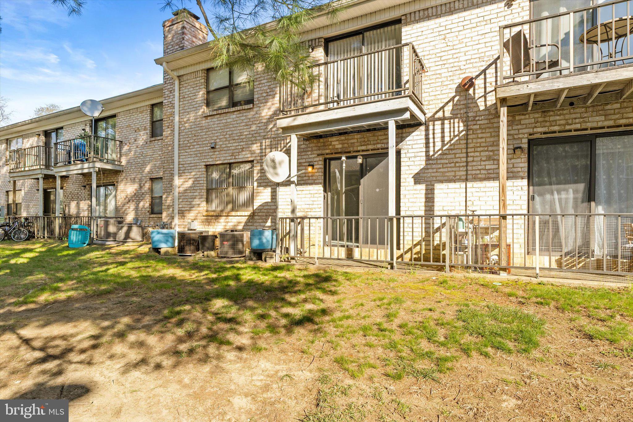 1614 Silver Court Hamilton, NJ 08690 - Photo 18 of 18 Exterior rear view