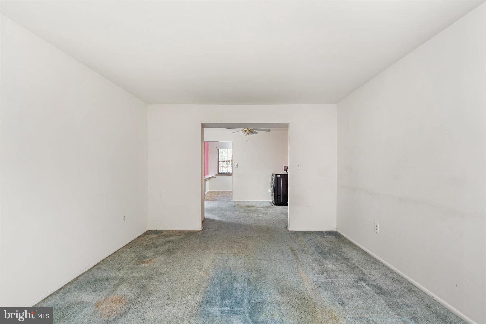 1614 Silver Court Hamilton, NJ 08690 - Photo 7 of 18 Living Room