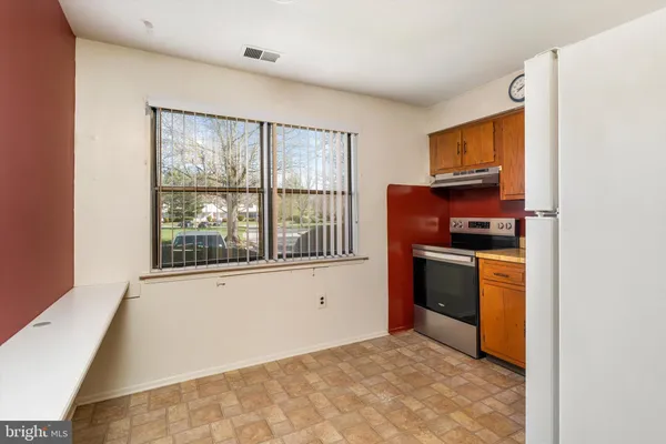 $220,000 | 1614 Silver Court, Hamilton, NJ 08690