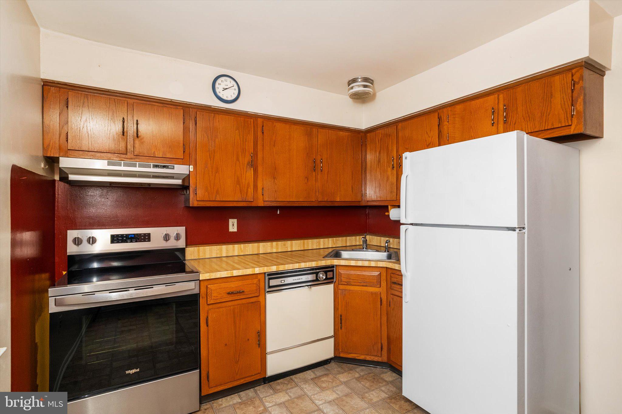 1614 Silver Court Hamilton, NJ 08690 - Photo 9 of 18 Kitchen