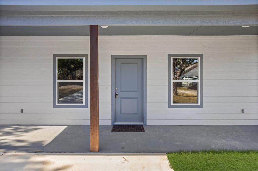 9320 Apache Trail Rio Vista, TX 76093 - Photo 6 of 33 a view of an front door