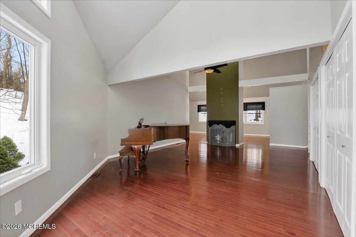 57 Reids Hill Road Morganville, NJ 07751 - Photo 8 of 41 Living room