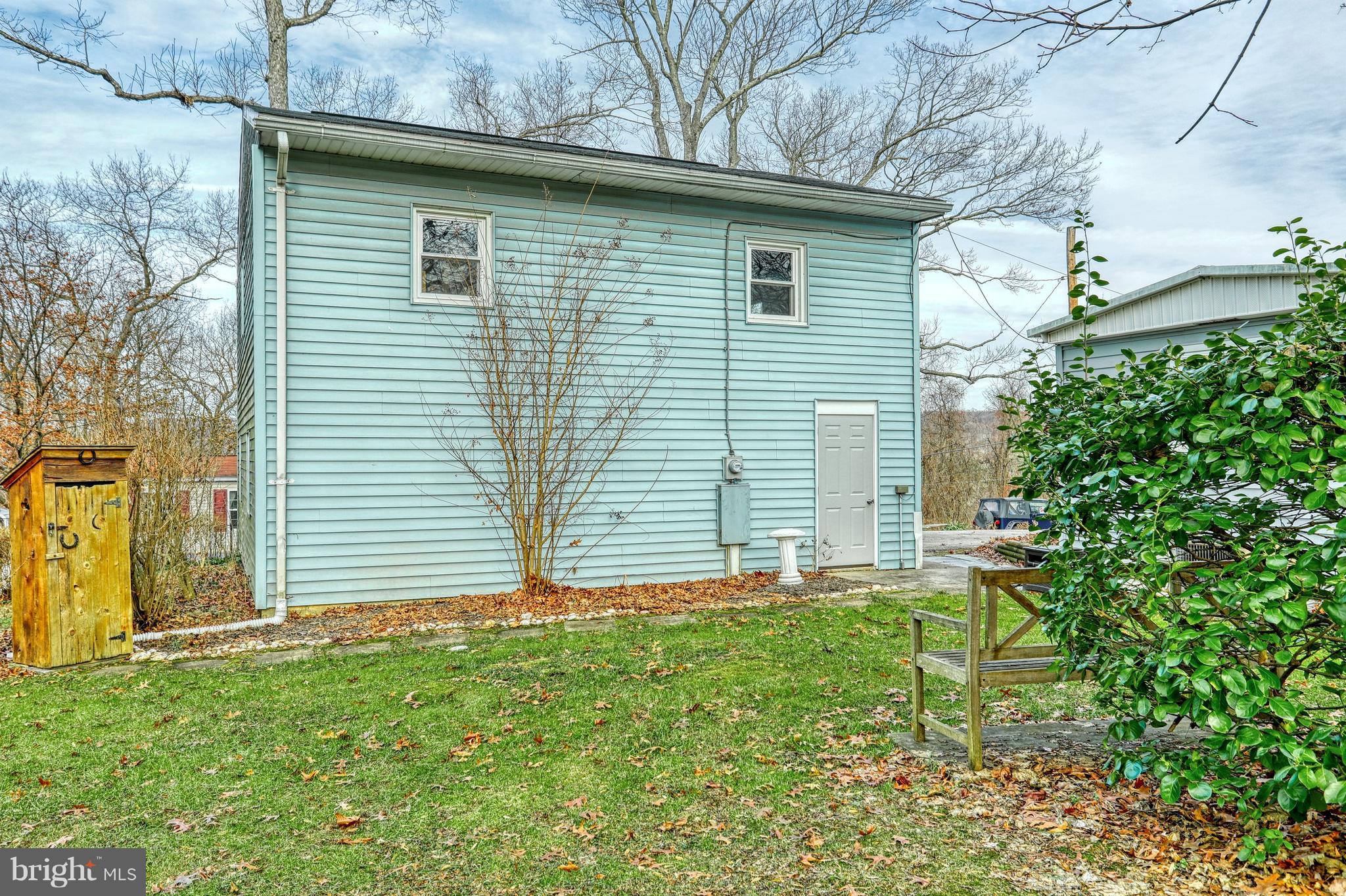 6060 Lake Road York, PA 17403 - Photo 5 of 34