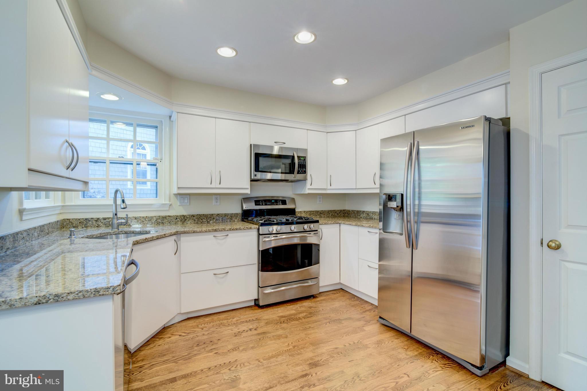 1278 Lamplighter Way Reston, VA 20194 - Photo 7 of 26 Kitchen