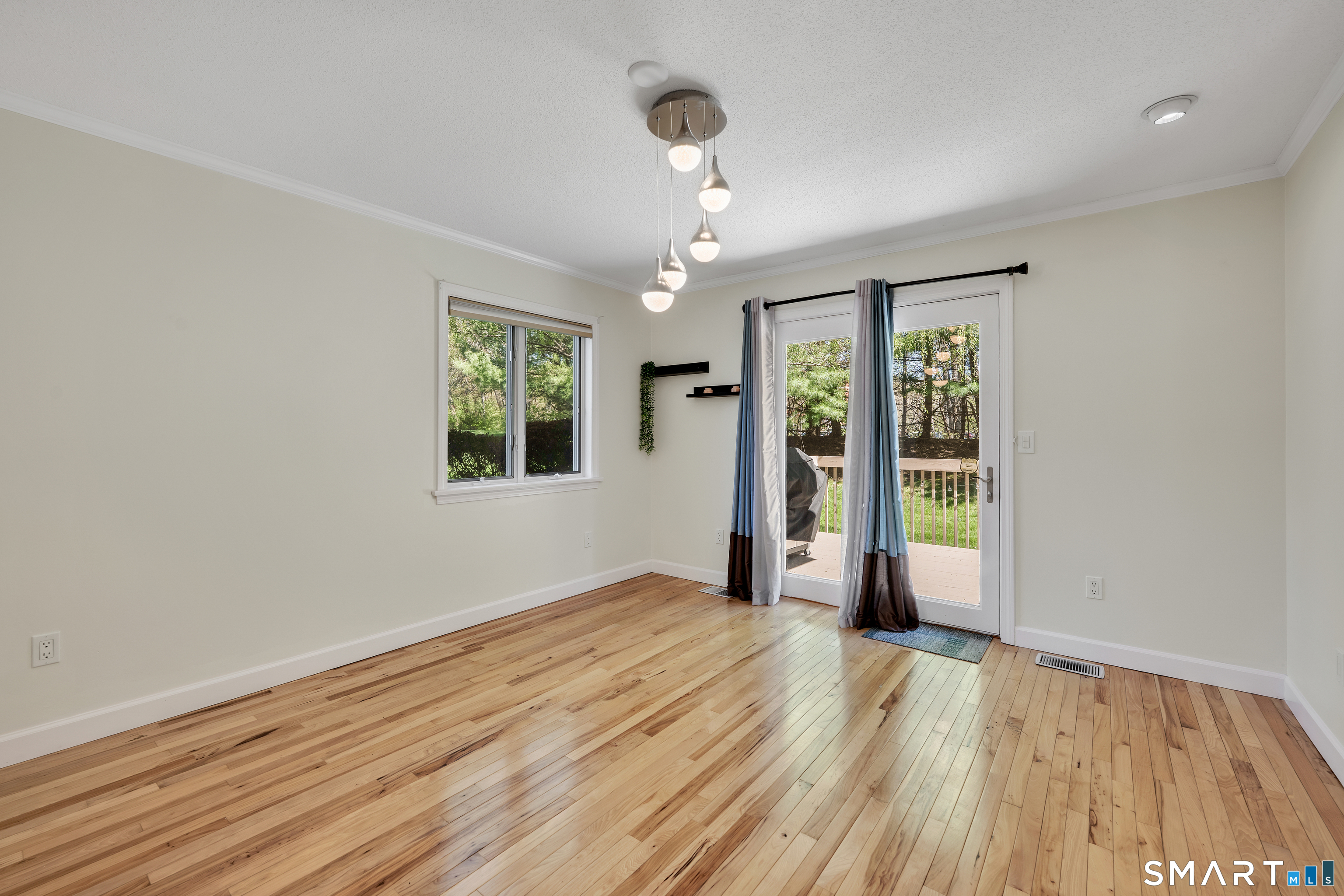 72 Timberwood Road, Unit 72 West Hartford, CT 06117 - Photo 13 of 36 Dining room
