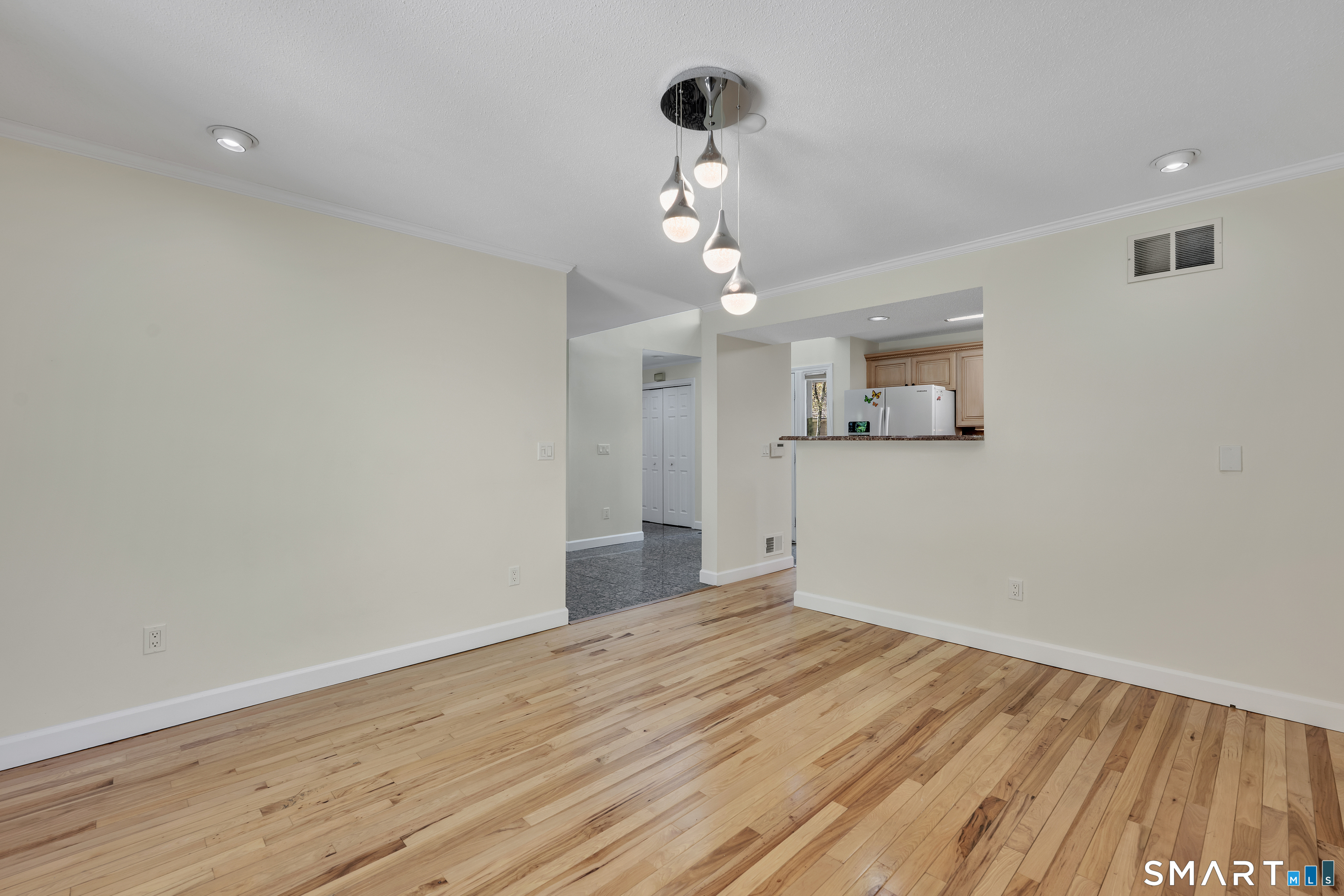 72 Timberwood Road, Unit 72 West Hartford, CT 06117 - Photo 14 of 36 Dining Room