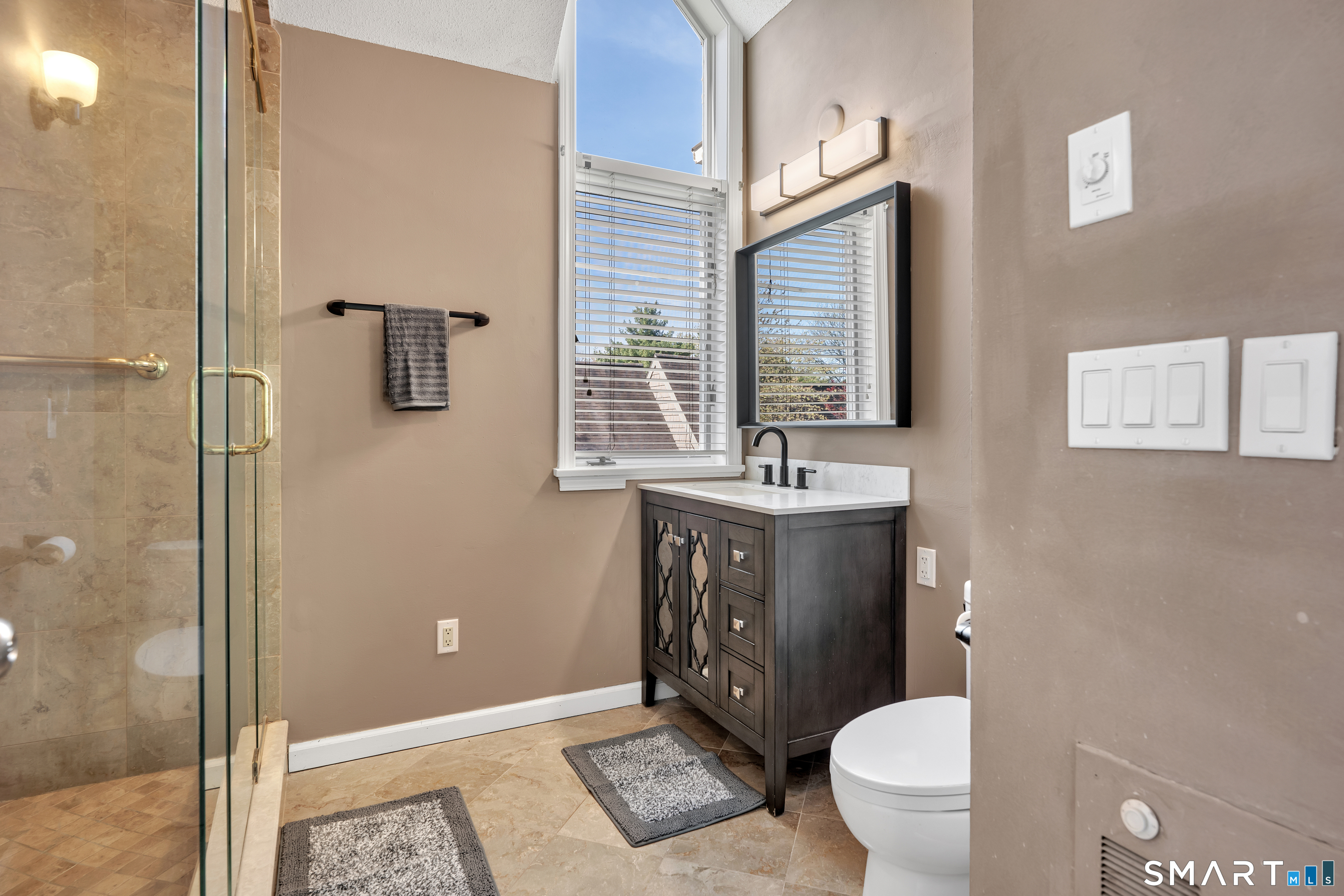72 Timberwood Road, Unit 72 West Hartford, CT 06117 - Photo 21 of 36 Master bathroom