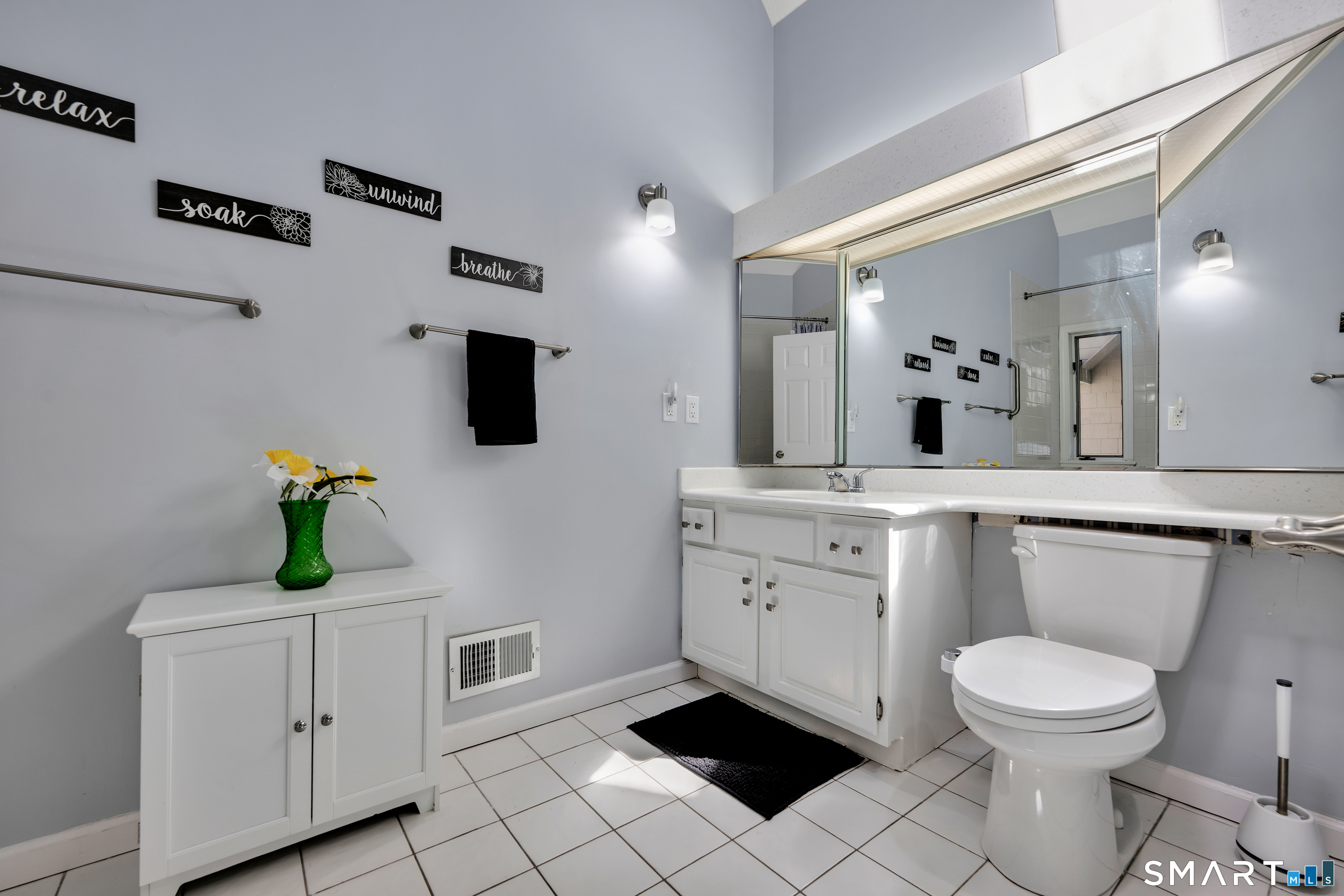 72 Timberwood Road, Unit 72 West Hartford, CT 06117 - Photo 24 of 36 Second bathroom attached