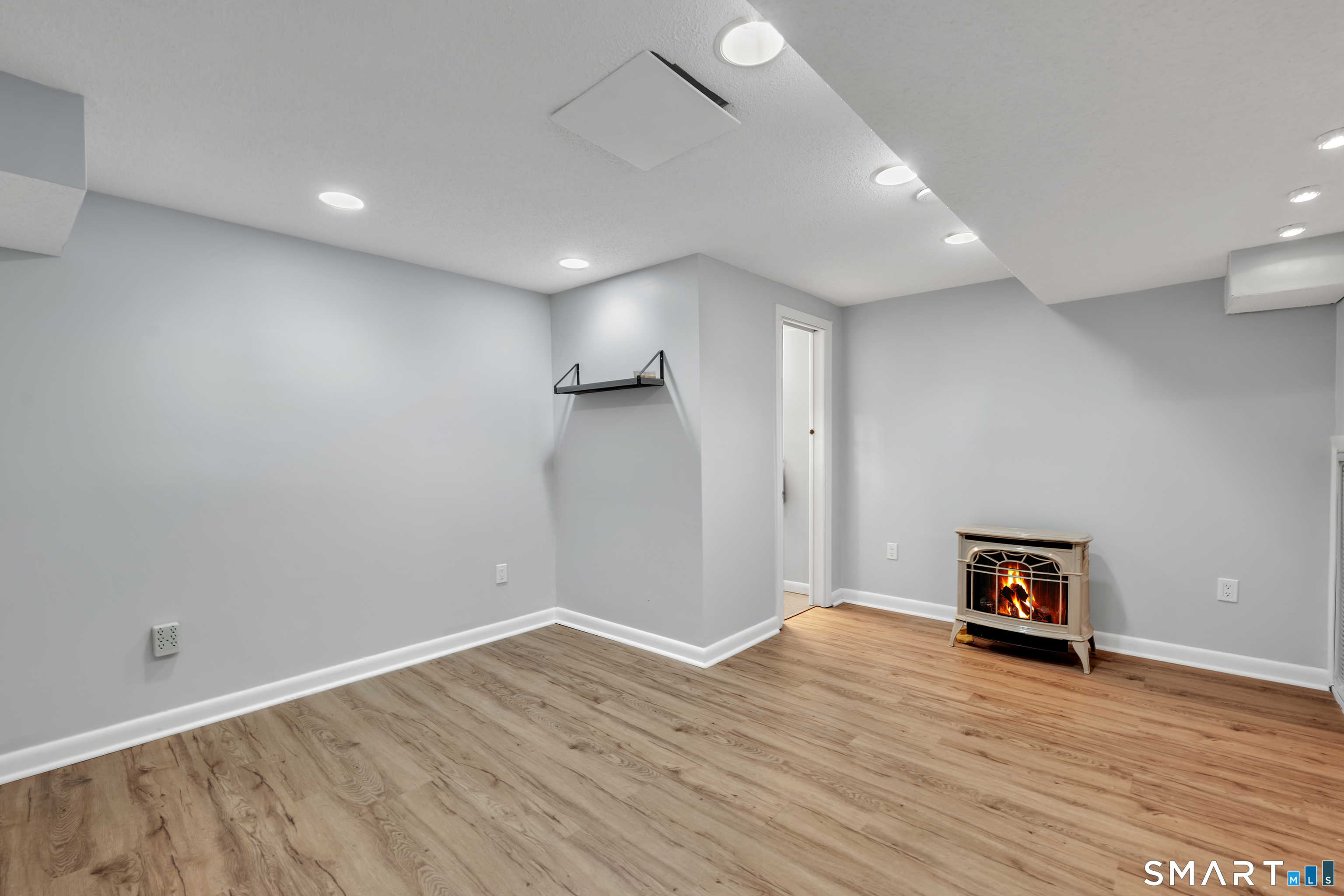 72 Timberwood Road, Unit 72 West Hartford, CT 06117 - Photo 27 of 36 Finished basement