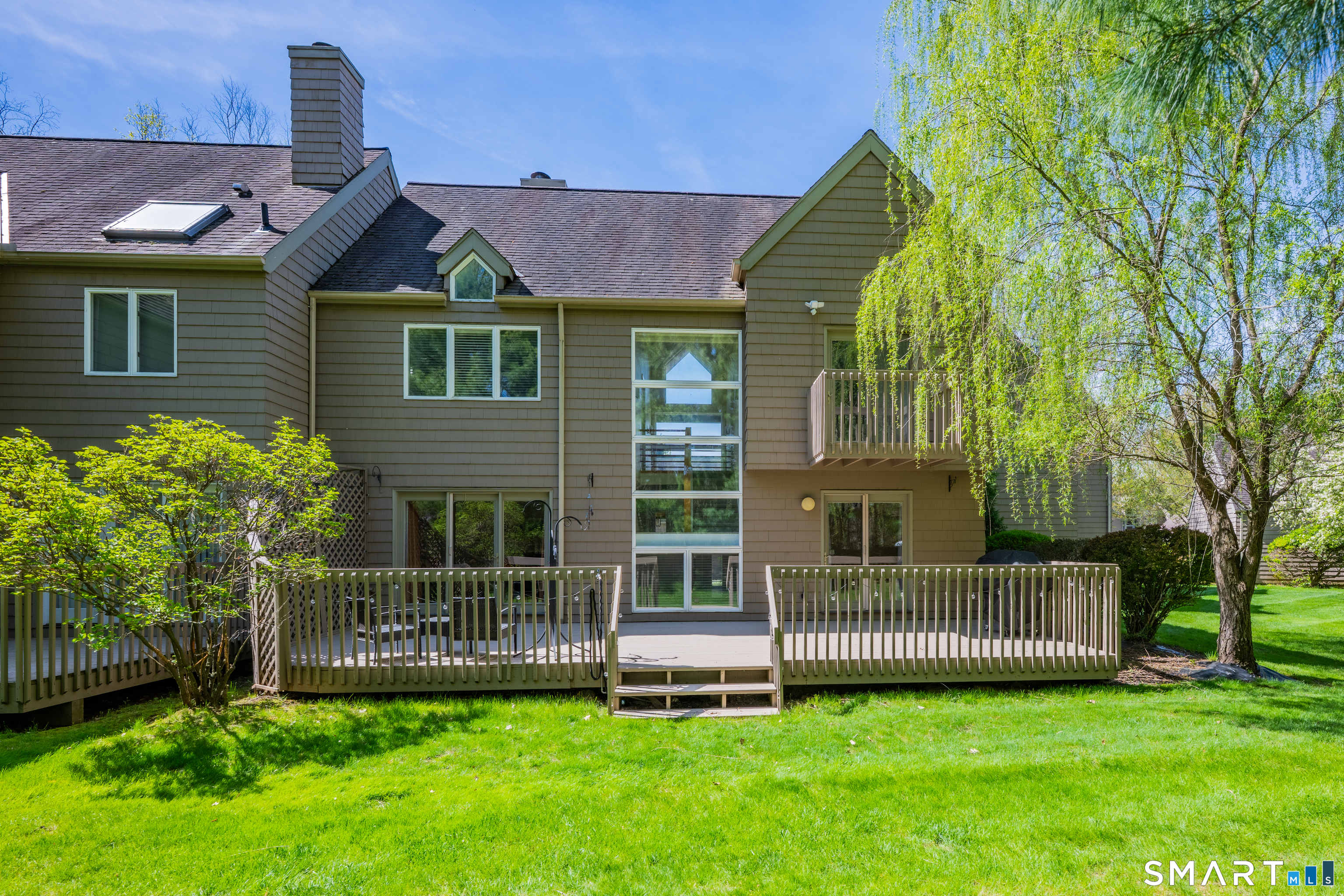 72 Timberwood Road, Unit 72 West Hartford, CT 06117 - Photo 4 of 36 Back view