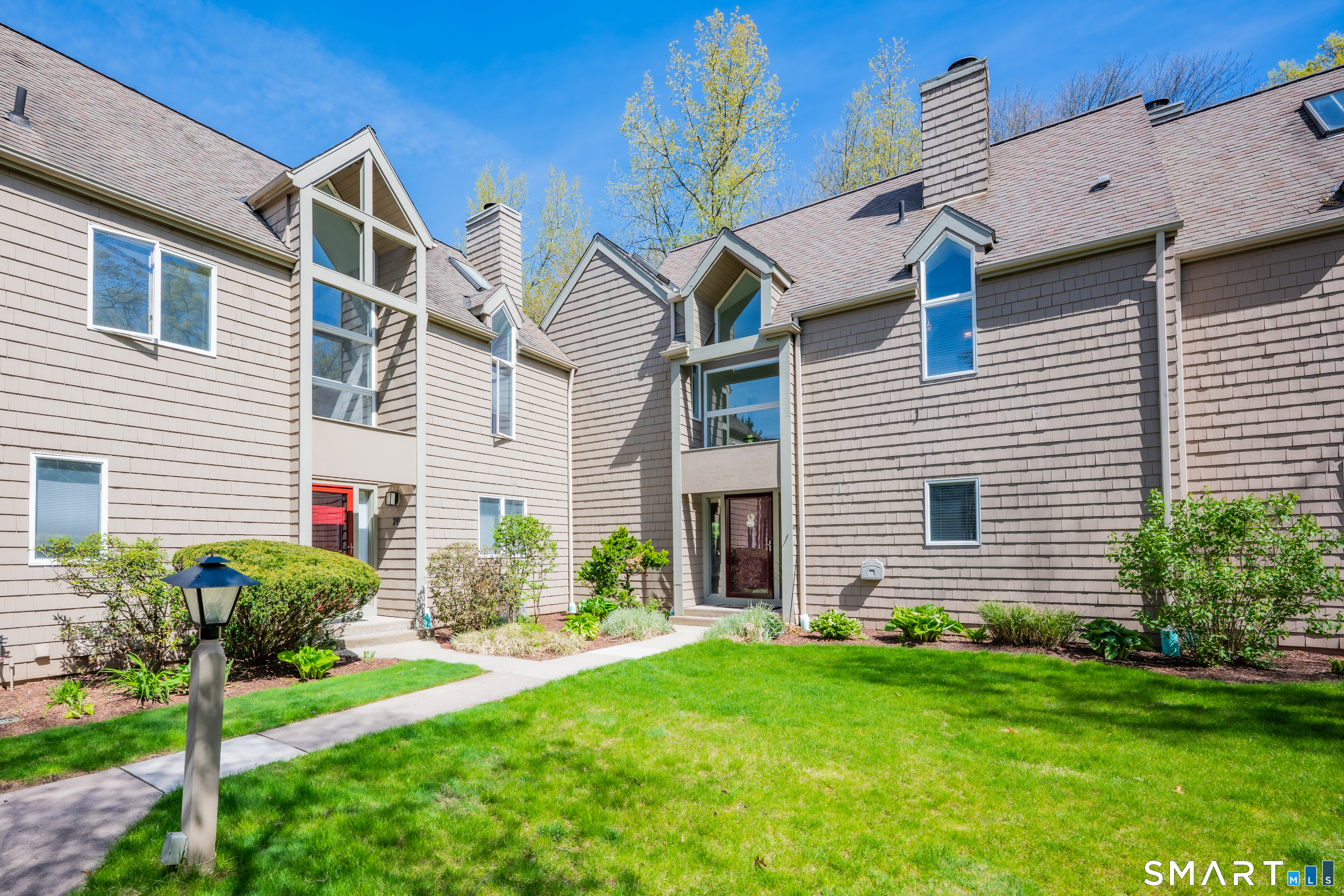72 Timberwood Road, Unit 72 West Hartford, CT 06117 - Photo 5 of 36