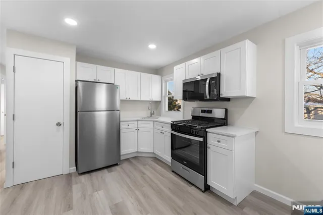 $2,450 | 184 High Street, Unit 2, Hackensack, NJ 07601