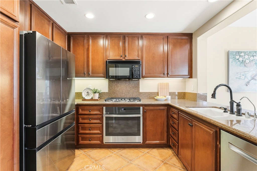 26 Notchbrook Lane Ladera Ranch, CA 92694 - Photo 8 of 28