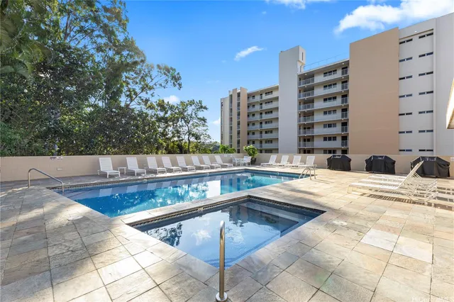 a view of a tennis court