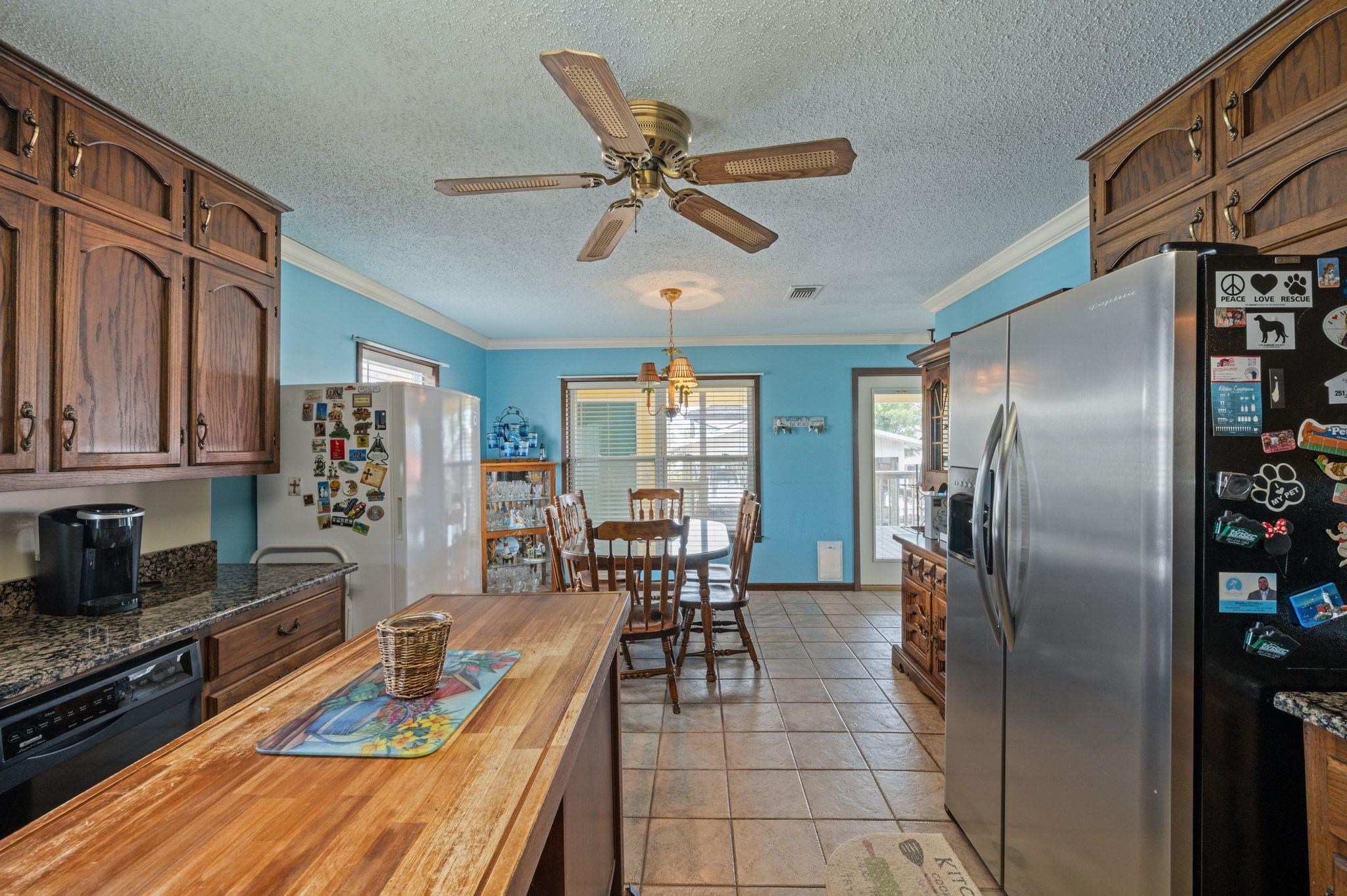 26418 Carondelette Drive Orange Beach, AL 36561 - Photo 15 of 48 Kitchen