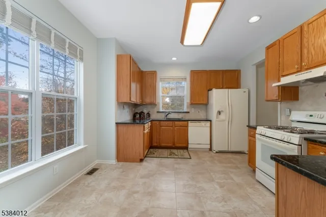 $540,000 | 2 Brock Lane, Hackettstown, NJ 07840