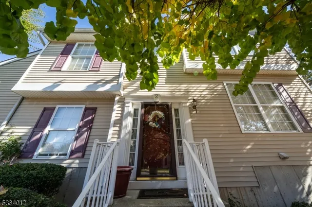 $540,000 | 2 Brock Lane, Hackettstown, NJ 07840