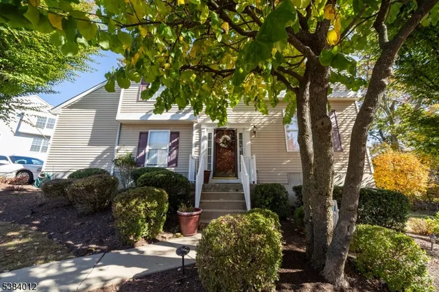 $540,000 | 2 Brock Lane, Hackettstown, NJ 07840