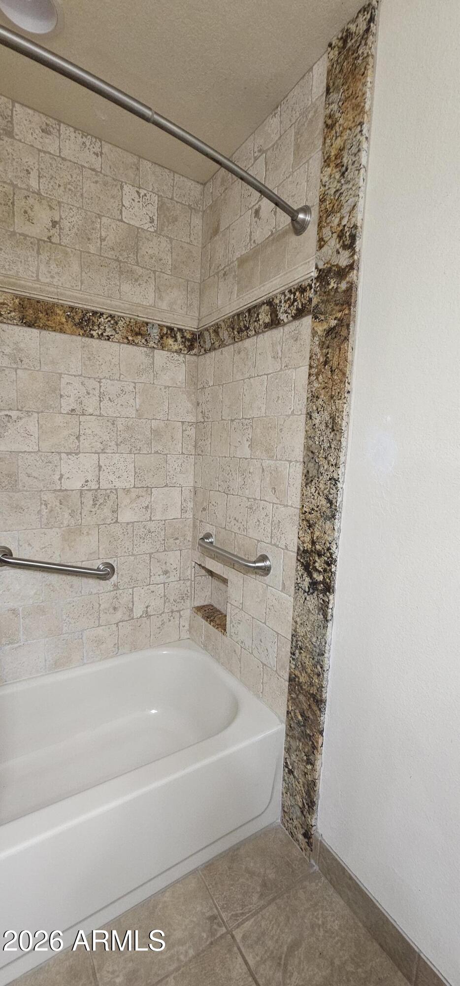 3007 West Phelps Road Phoenix, AZ 85053 - Photo 16 of 29 Hall bath 3