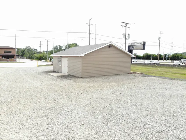 $299,900 | 1824 Plainfield Road, Crest Hill, IL 60403