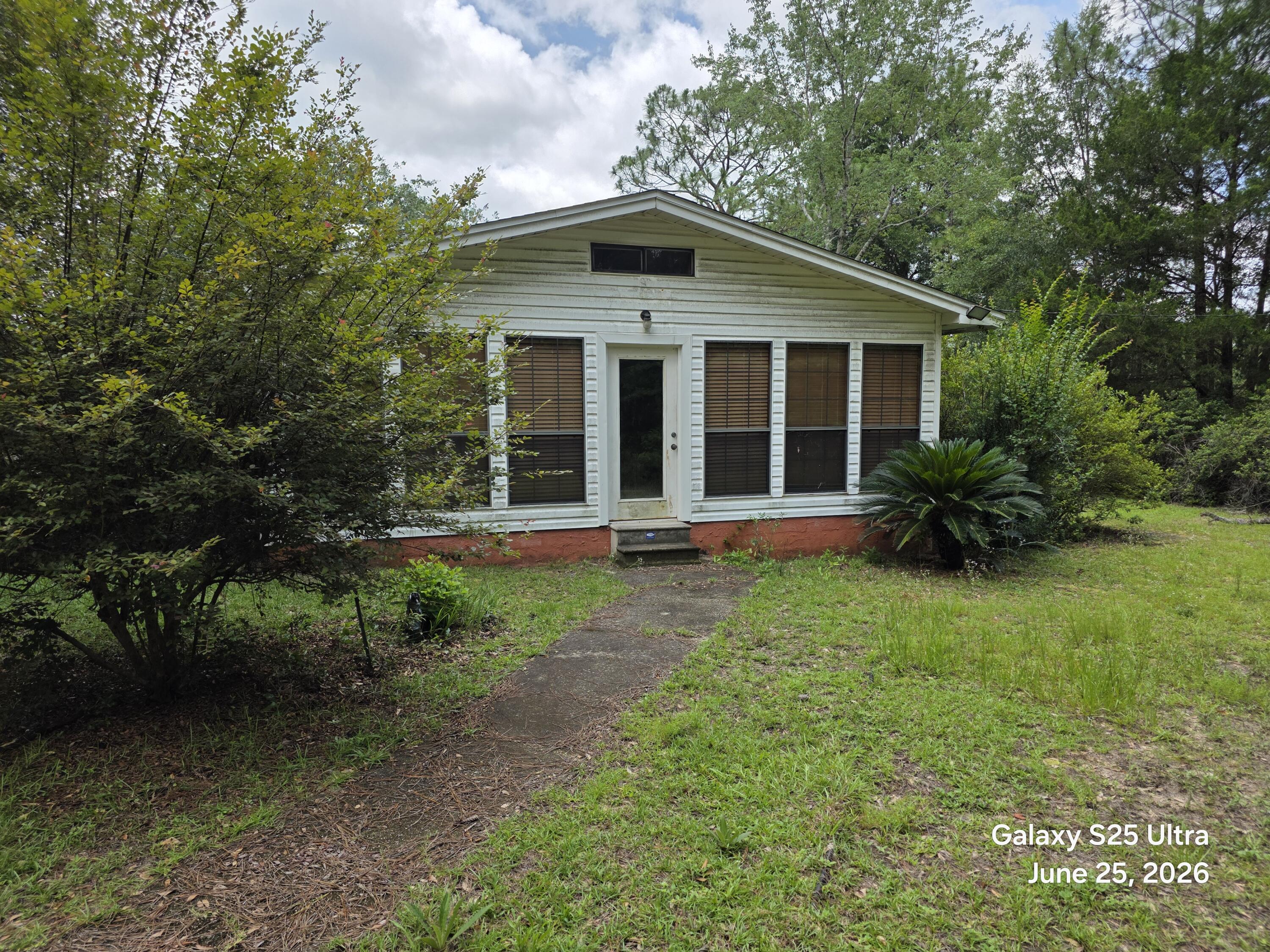 6178 Barnes Road Crestview, FL 32536 - Photo 5 of 16 20260625_123433