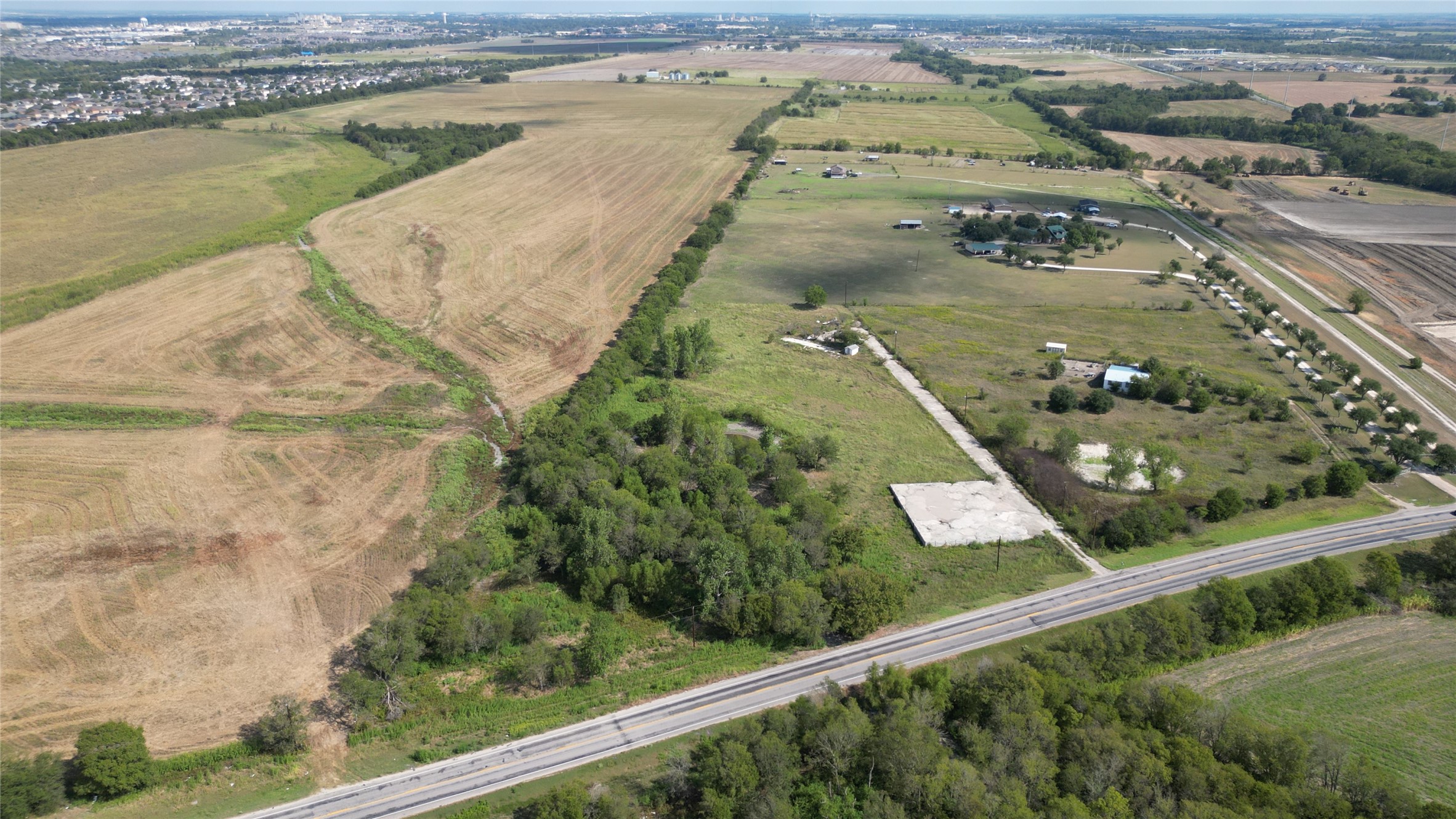 1012 East Fm 93 Road Temple, TX 76502 - Photo 27 of 40