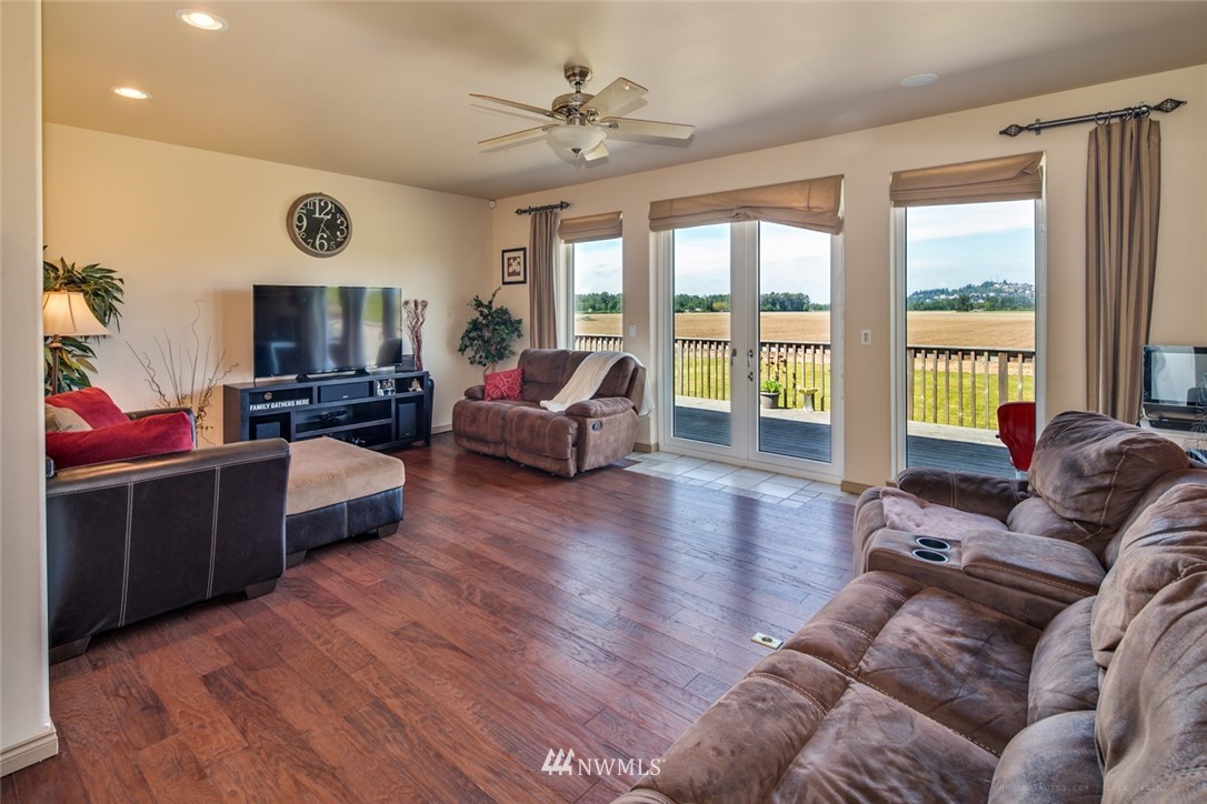 10892 Sterling Road Sedro-Woolley, WA 98284 - Photo 2 of 25 Gallery Image 2