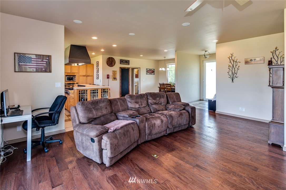 10892 Sterling Road Sedro-Woolley, WA 98284 - Photo 4 of 25 Gallery Image 4