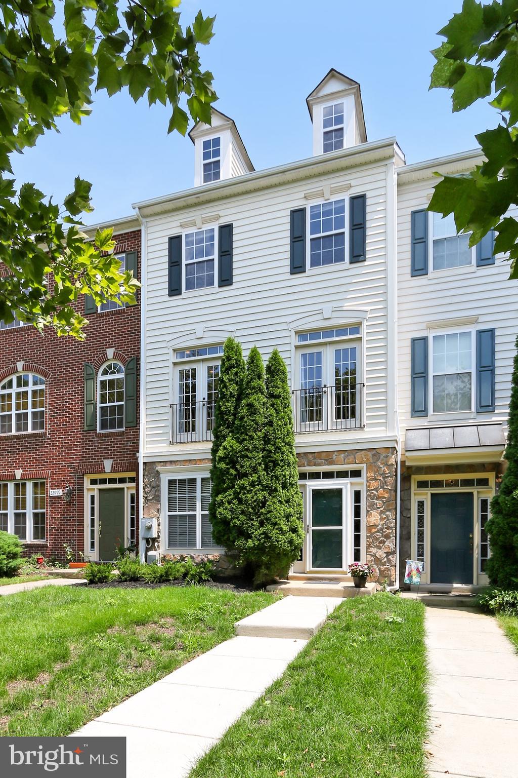 23001 Bulwark Terrace Brambleton, VA 20148 - Photo 8 of 26