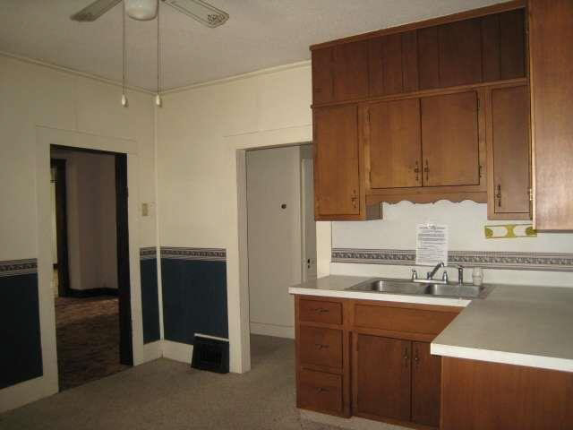 339 West Oak Street Butler, IN 46721 - Photo 3 of 20