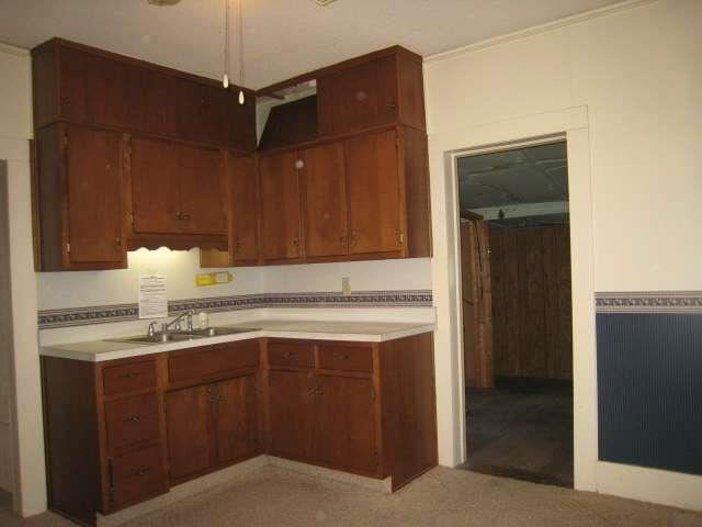 339 West Oak Street Butler, IN 46721 - Photo 5 of 20